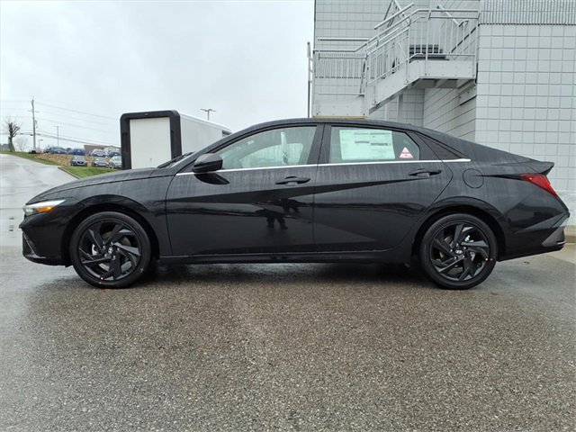 New 2026 Hyundai Elantra SEL Sport w/ Cargo Package image 2
