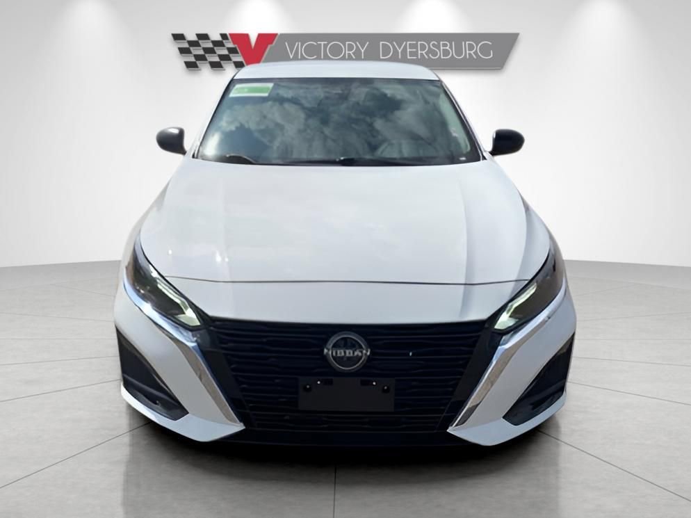 Used 2025 Nissan Altima 2.5 SV FWD image 3