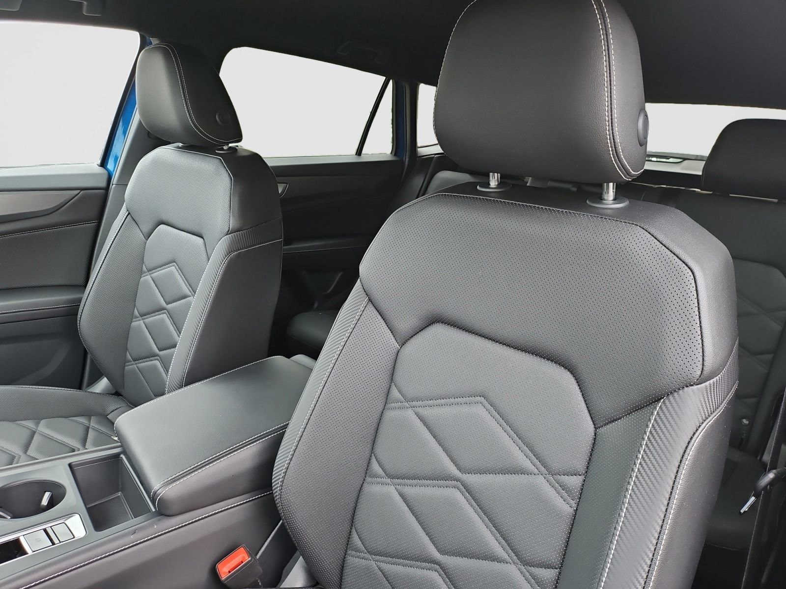 Used 2025 Volkswagen Atlas Cross Sport SE FWD image 21