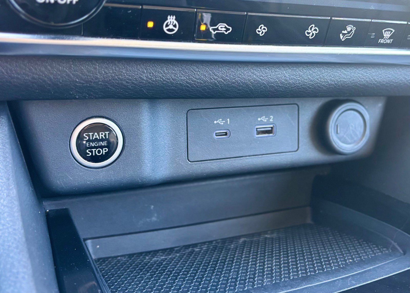 Used 2023 Nissan Rogue SV w/ SV Premium B Package image 42