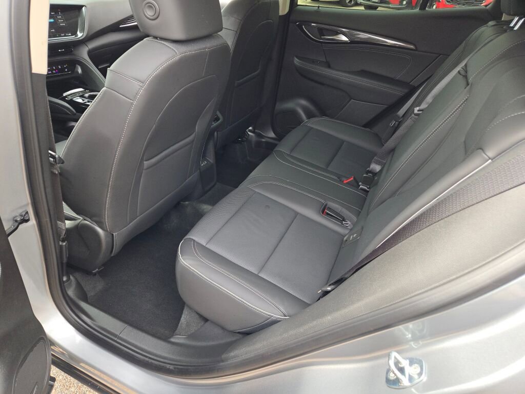 Used 2023 Buick Envision Essence image 17