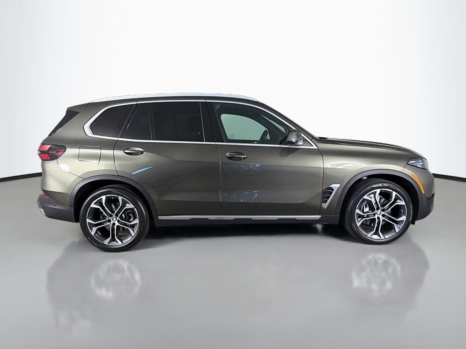Used 2026 BMW X5 xDrive40i w/ Climate Comfort Package AWD/4WD image 8