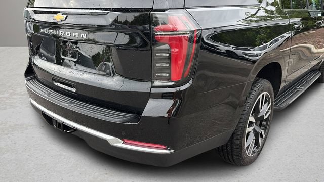 Used 2026 Chevrolet Suburban LS RWD image 26