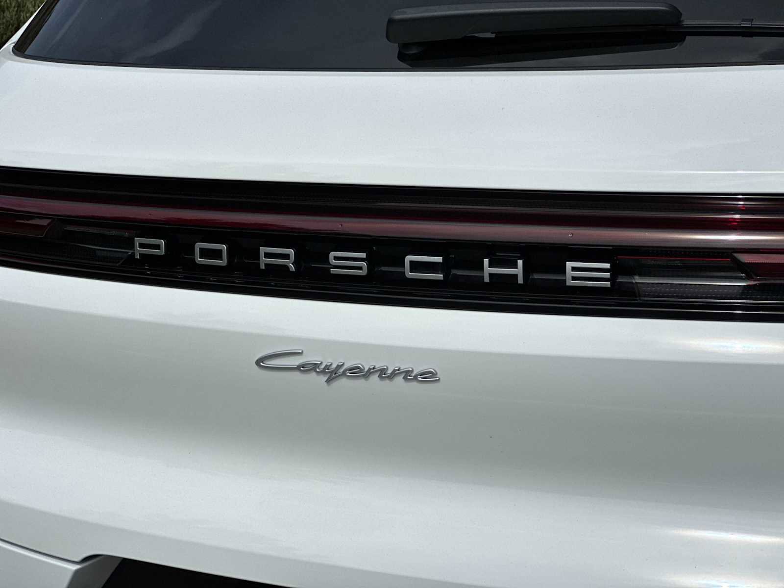 Used 2025 Porsche Cayenne AWD/4WD image 25