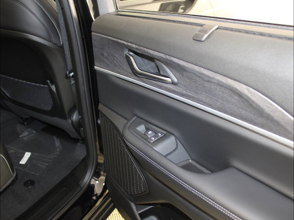 New 2025 Jeep Grand Cherokee Limited w/ Luxury Tech Group II RWD image 37