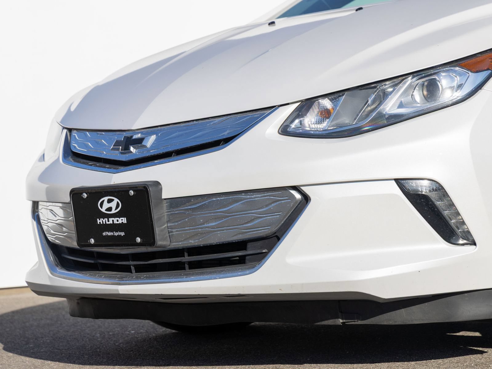 Used 2018 Chevrolet Volt LT FWD image 3