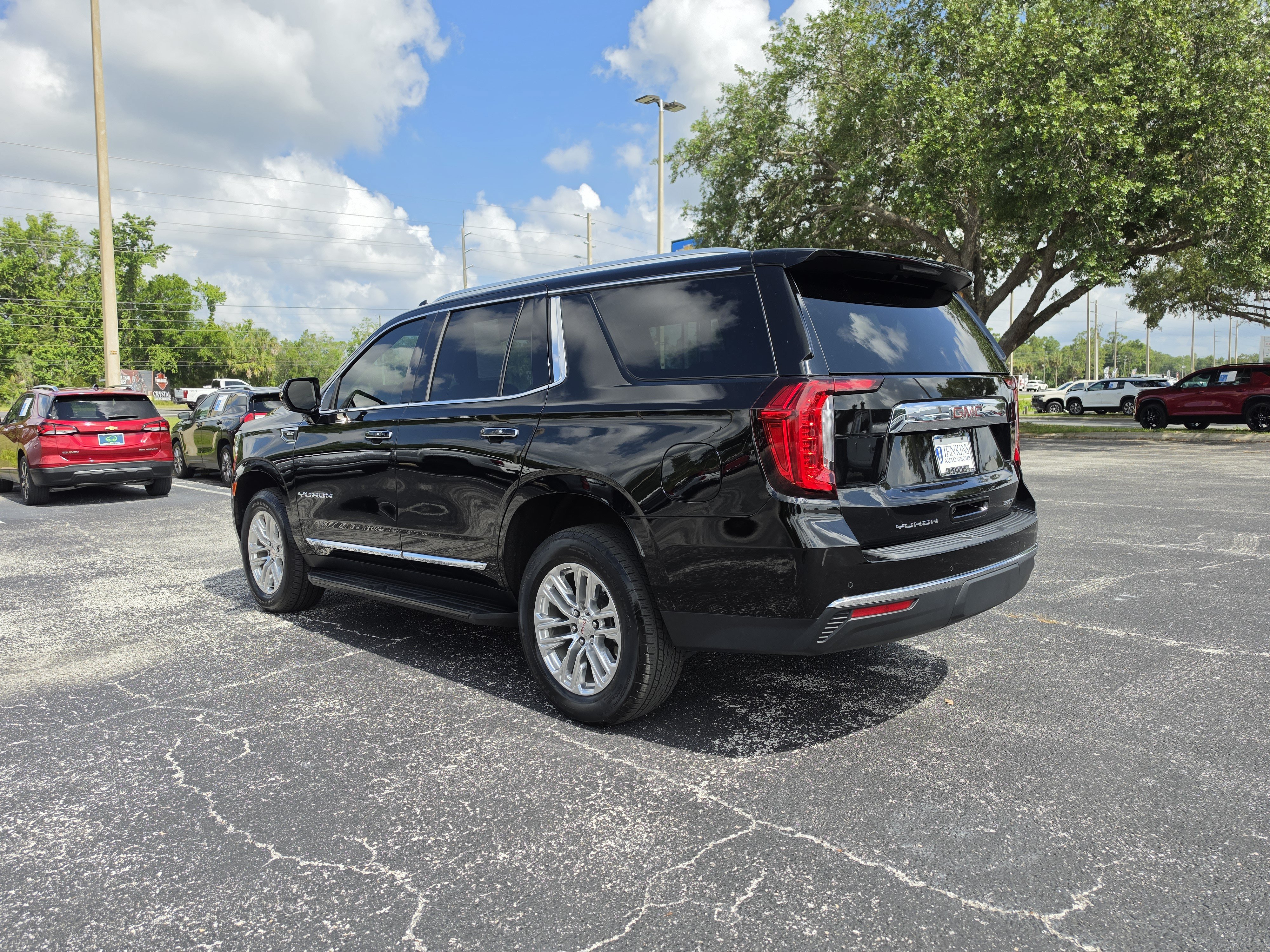 Certified 2023 GMC Yukon SLT RWD image 7