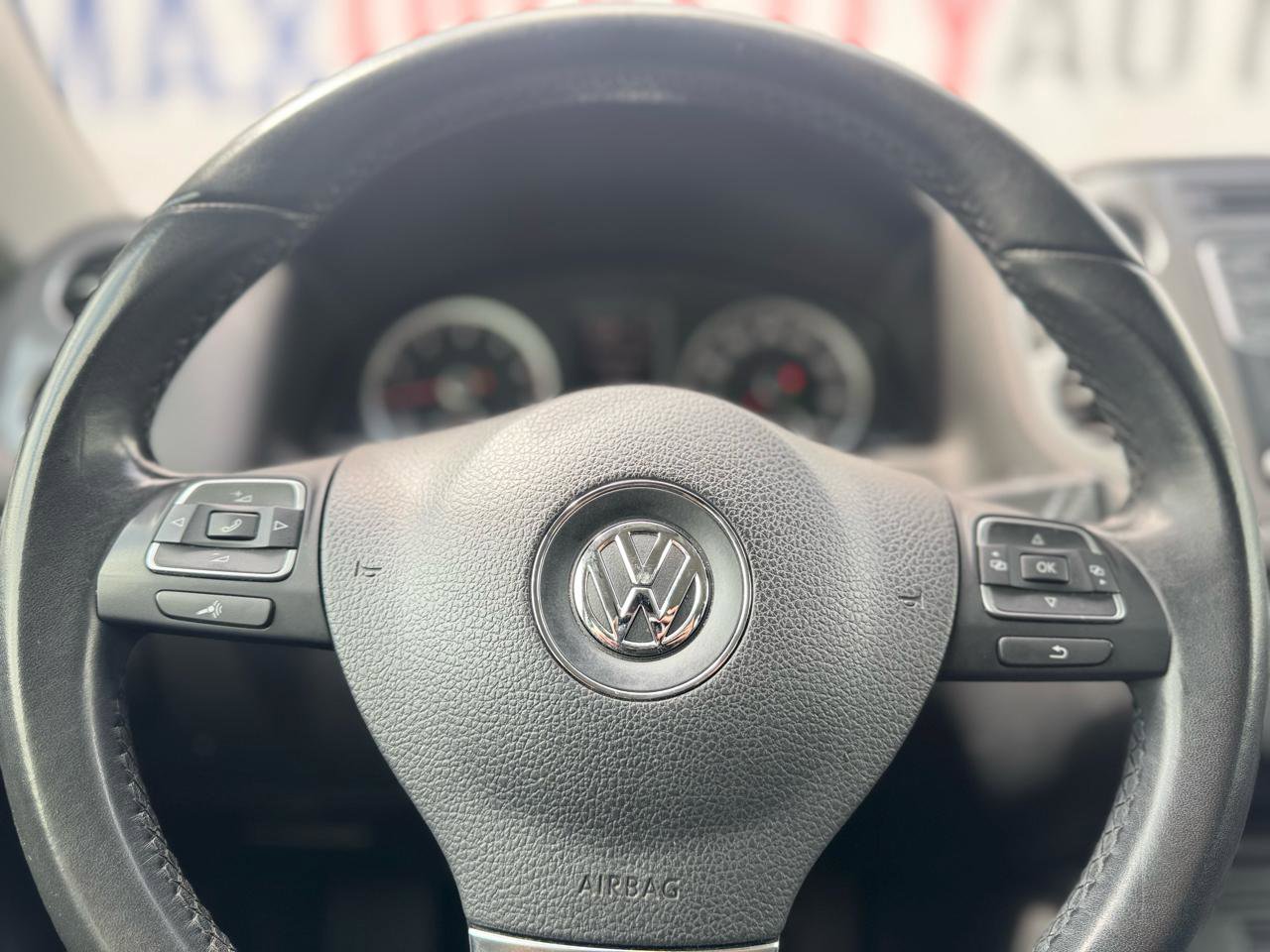 Used 2016 Volkswagen Tiguan S image 37