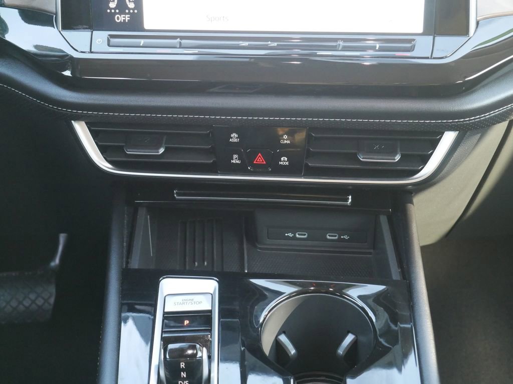 Used 2025 Volkswagen Atlas SE image 8