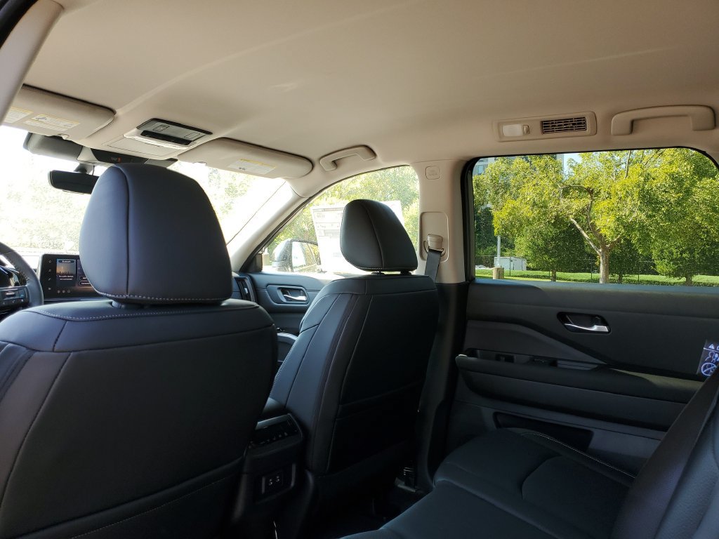 New 2026 Nissan Pathfinder SL FWD image 14