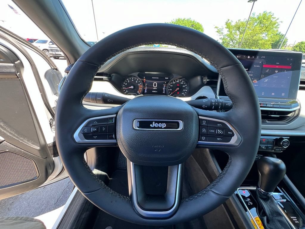 Used 2025 Jeep Compass Limited AWD/4WD image 41