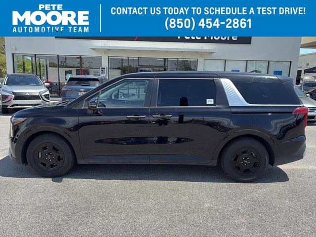 Used 2025 Kia Carnival image 1
