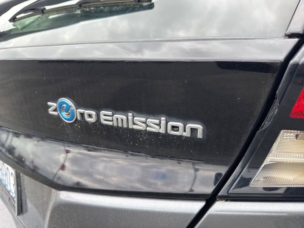 Used 2022 Nissan Leaf S image 4