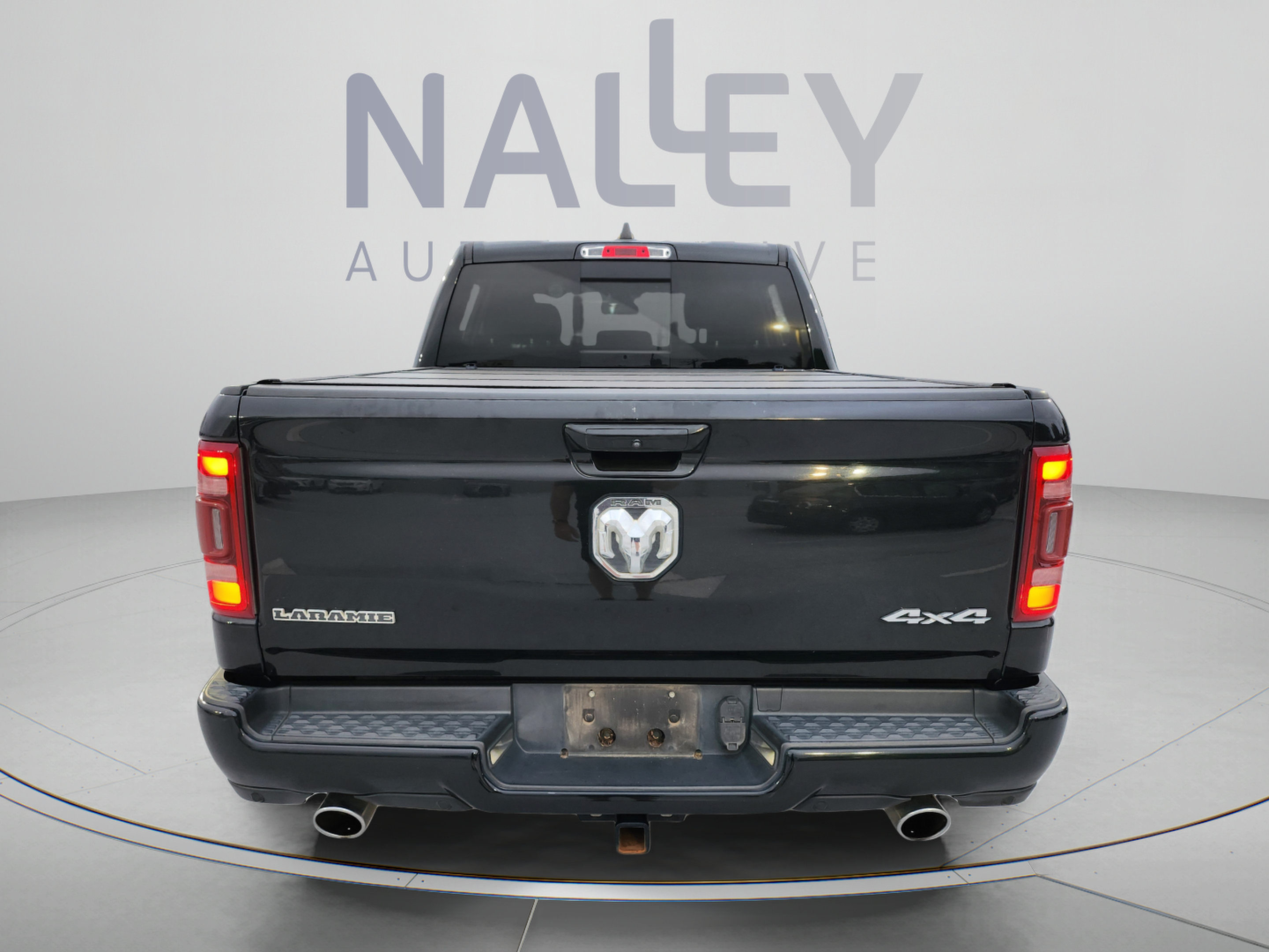 Used 2019 RAM 1500 Laramie w/ Sport Appearance Package AWD/4WD image 4