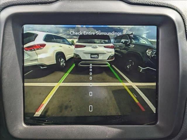 Used 2023 Jeep Renegade Latitude image 12