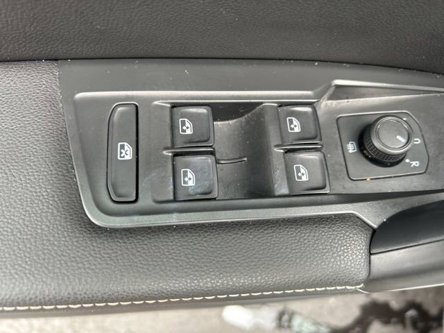 Certified 2022 Volkswagen Tiguan S image 31