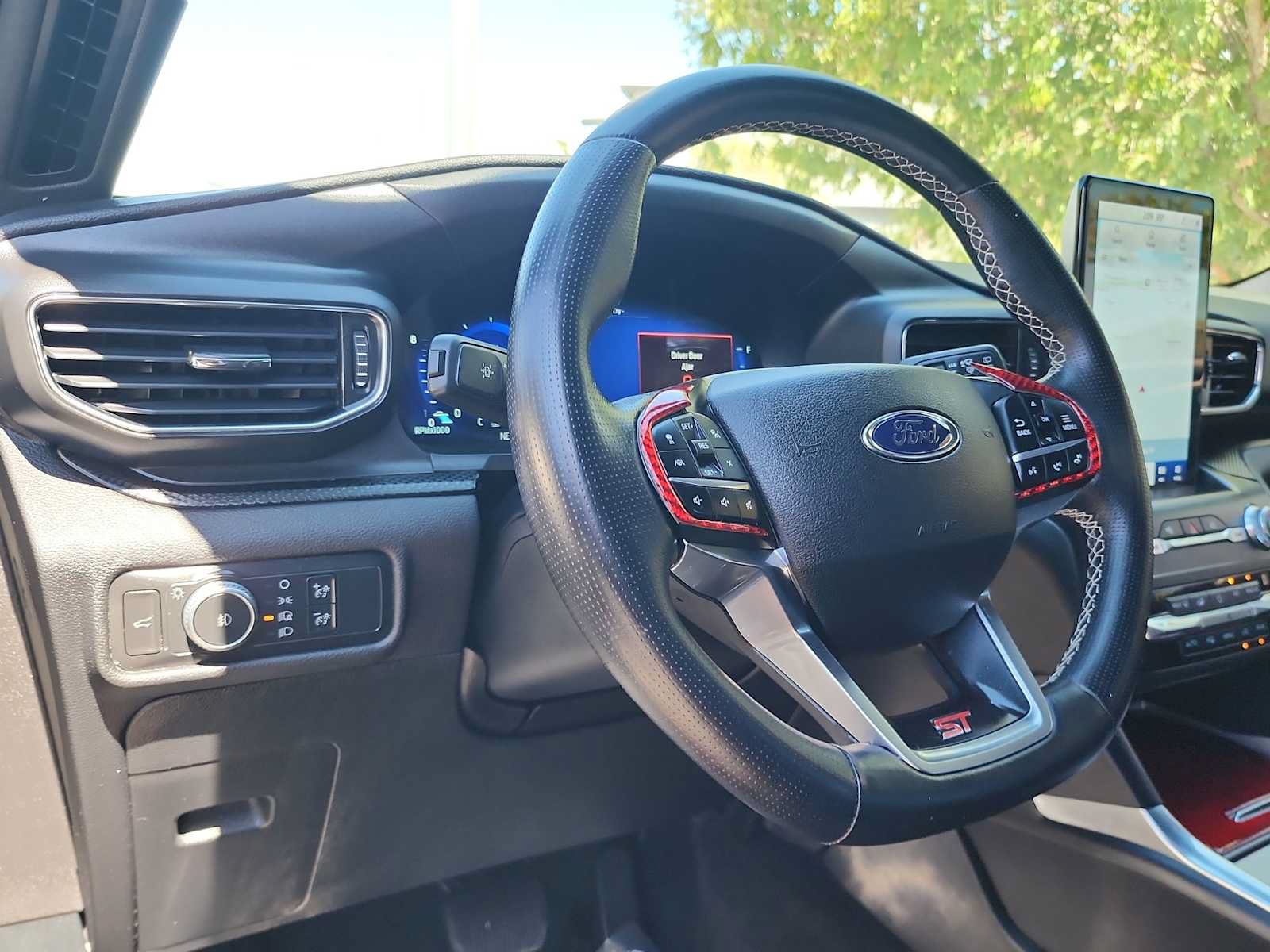 Used 2020 Ford Explorer ST w/ Premium Technology Package AWD/4WD image 18