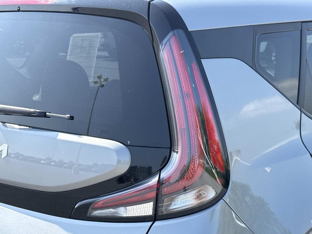 Used 2023 Kia Soul LX FWD image 24