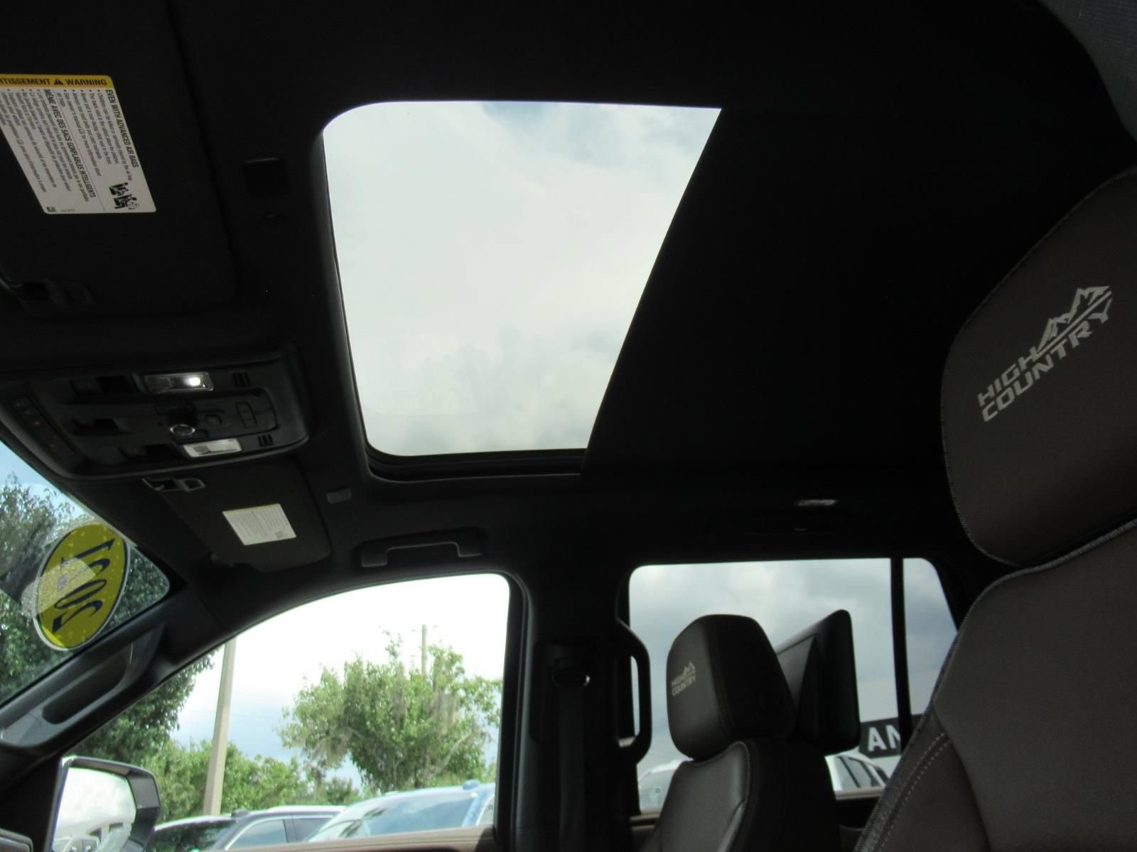 Used 2021 Chevrolet Tahoe High Country w/ Premium Package AWD/4WD image 20