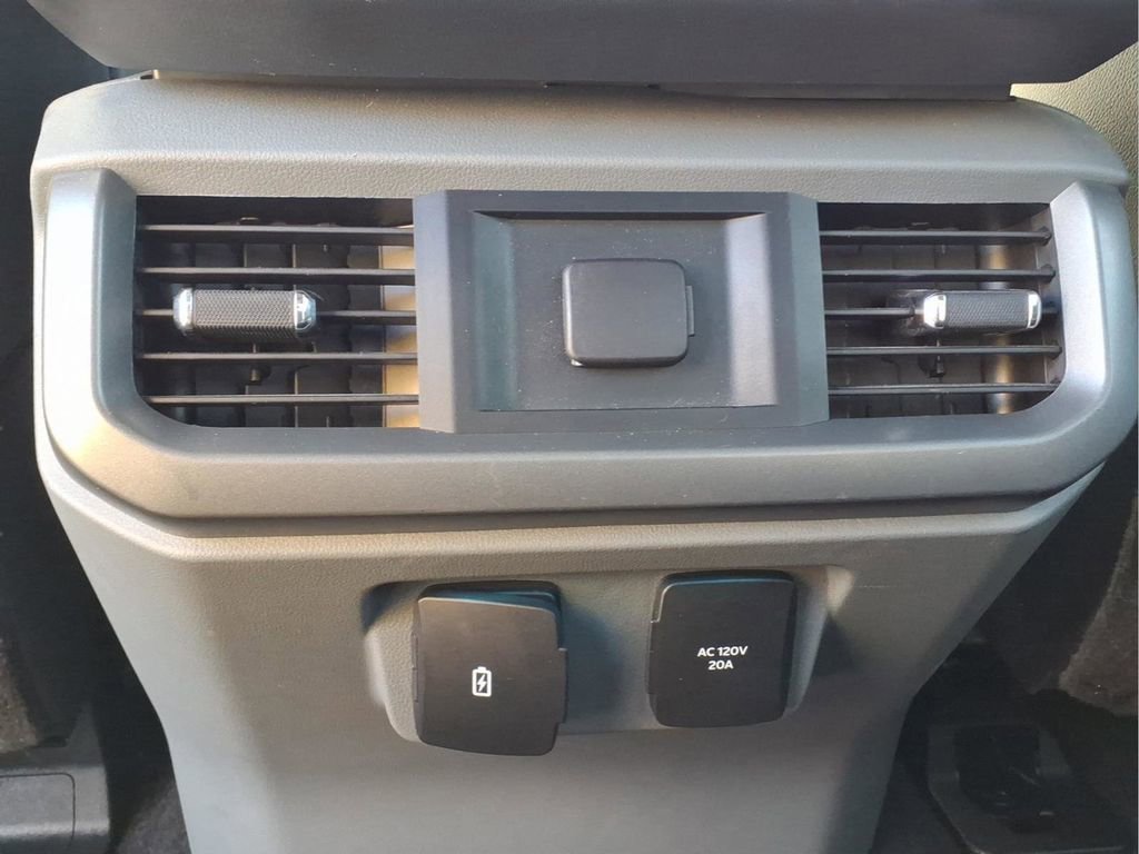 Used 2021 Ford F150 Lariat image 24