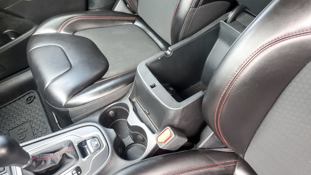 Used 2019 Jeep Cherokee Trailhawk w/ Cold Weather Group AWD/4WD image 19