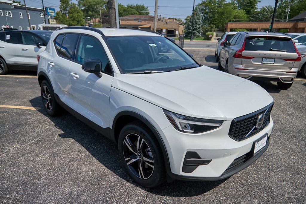 New 2026 Volvo XC40 B5 Core image 4