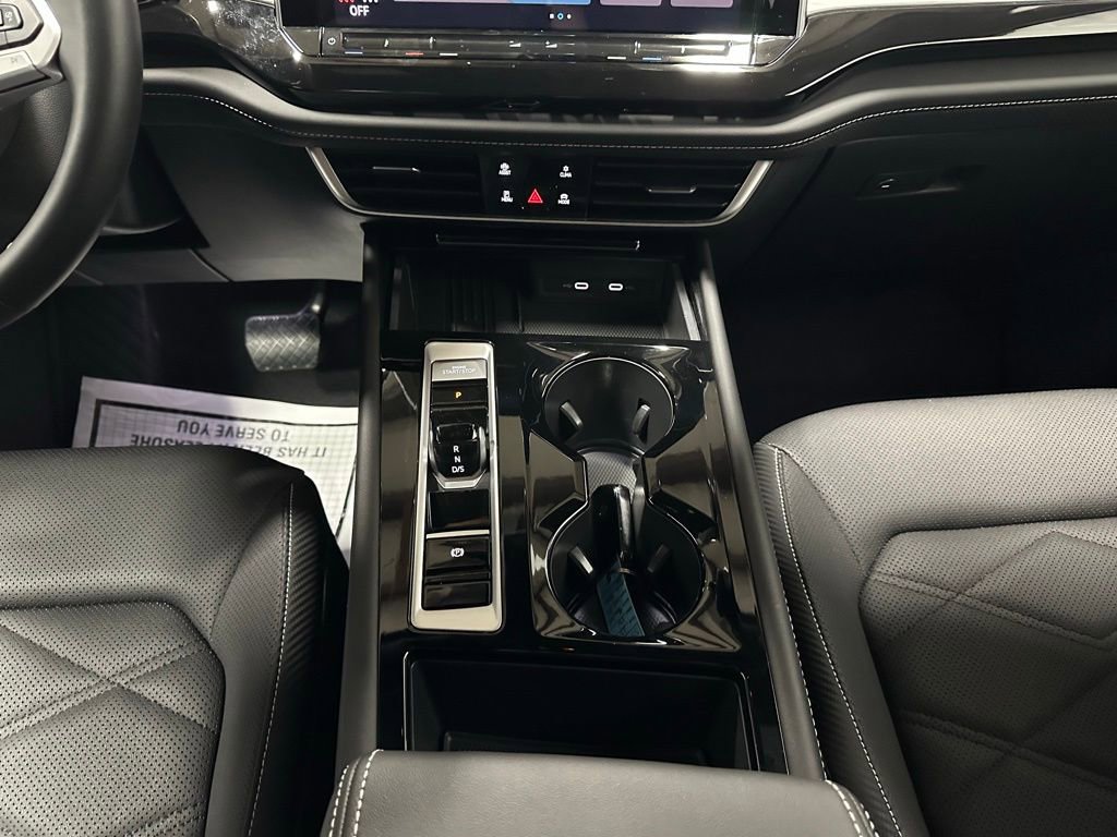 Used 2025 Volkswagen Atlas Cross Sport SE image 39