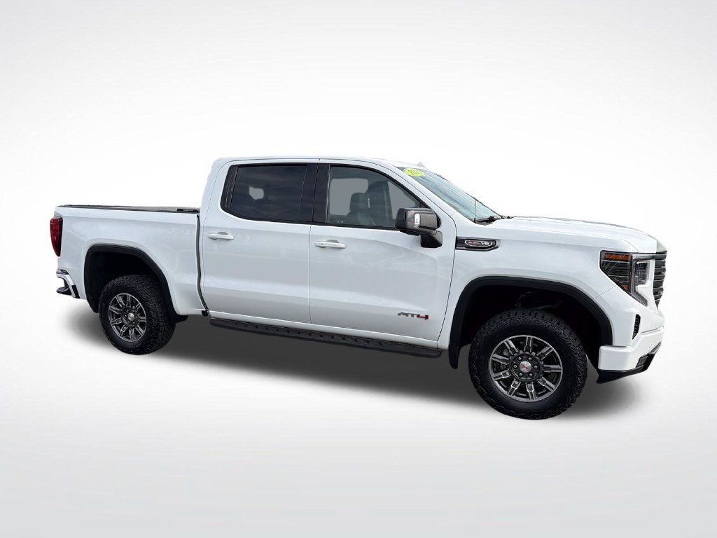 Used 2024 GMC Sierra 1500 AT4 w/ Technology Package AWD/4WD image 5