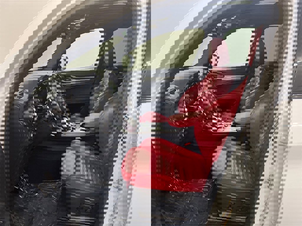 Used 2022 Alfa Romeo Stelvio Veloce image 15