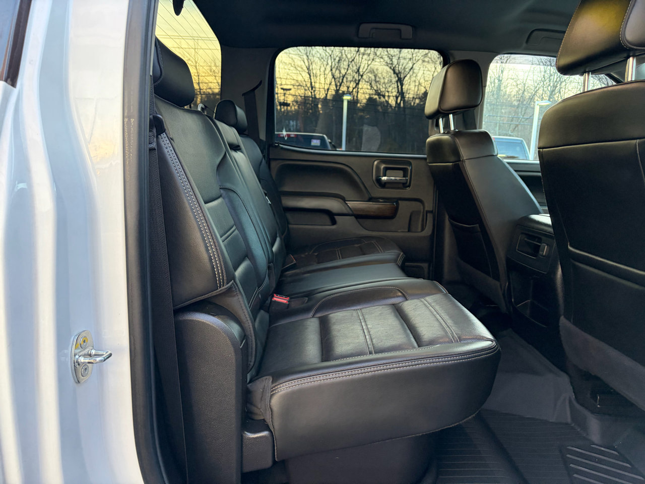 Used 2018 GMC Sierra 3500 Denali w/ Duramax Plus Package image 46