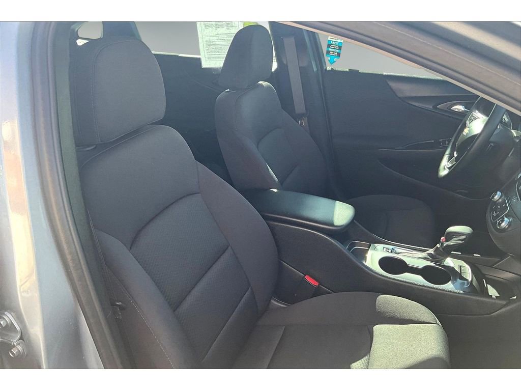 Used 2024 Chevrolet Malibu RS FWD image 23