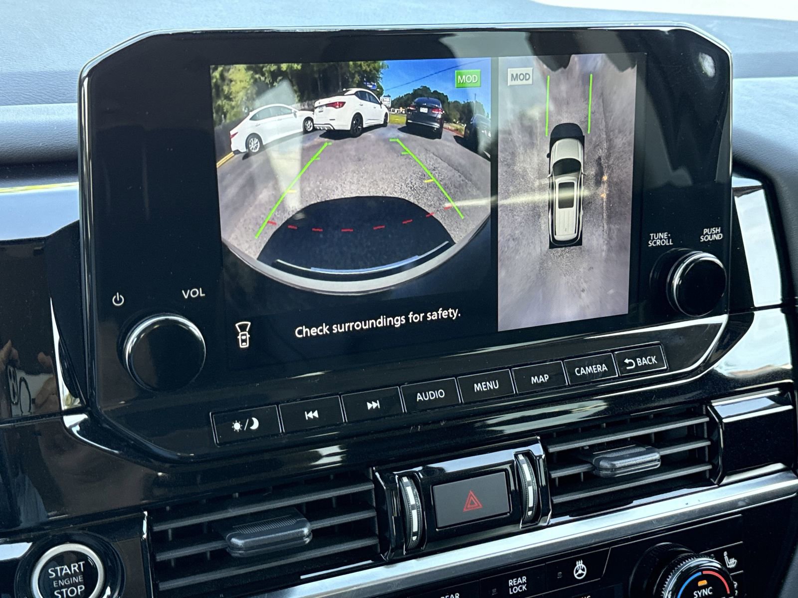 Used 2024 Nissan Pathfinder Platinum image 29