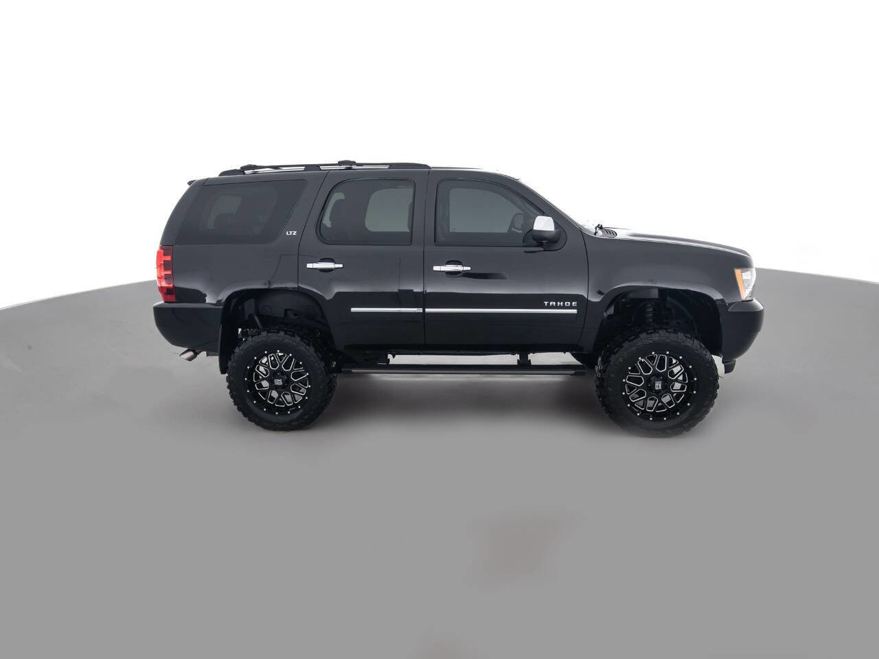 Used 2011 Chevrolet Tahoe LTZ AWD/4WD image 4