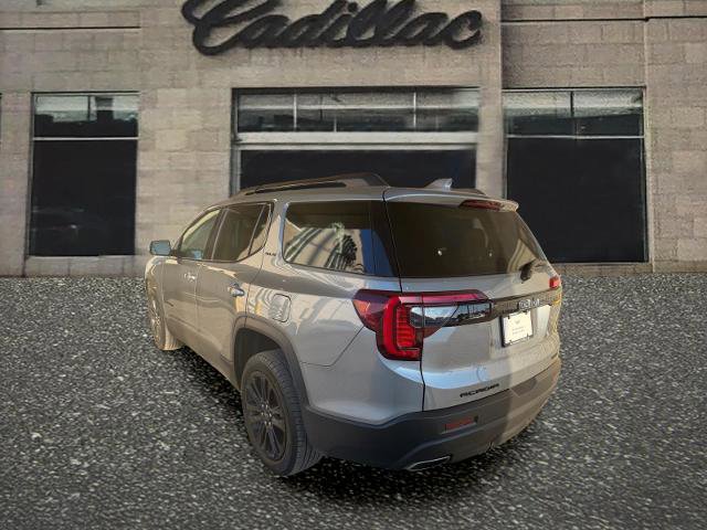 Used 2023 GMC Acadia SLE w/ Driver Convenience Package image 3