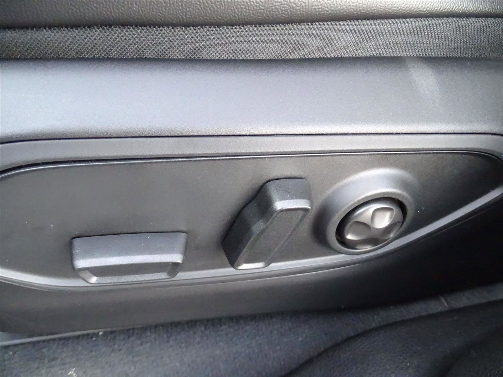 Used 2025 Jeep Grand Cherokee L Altitude image 28