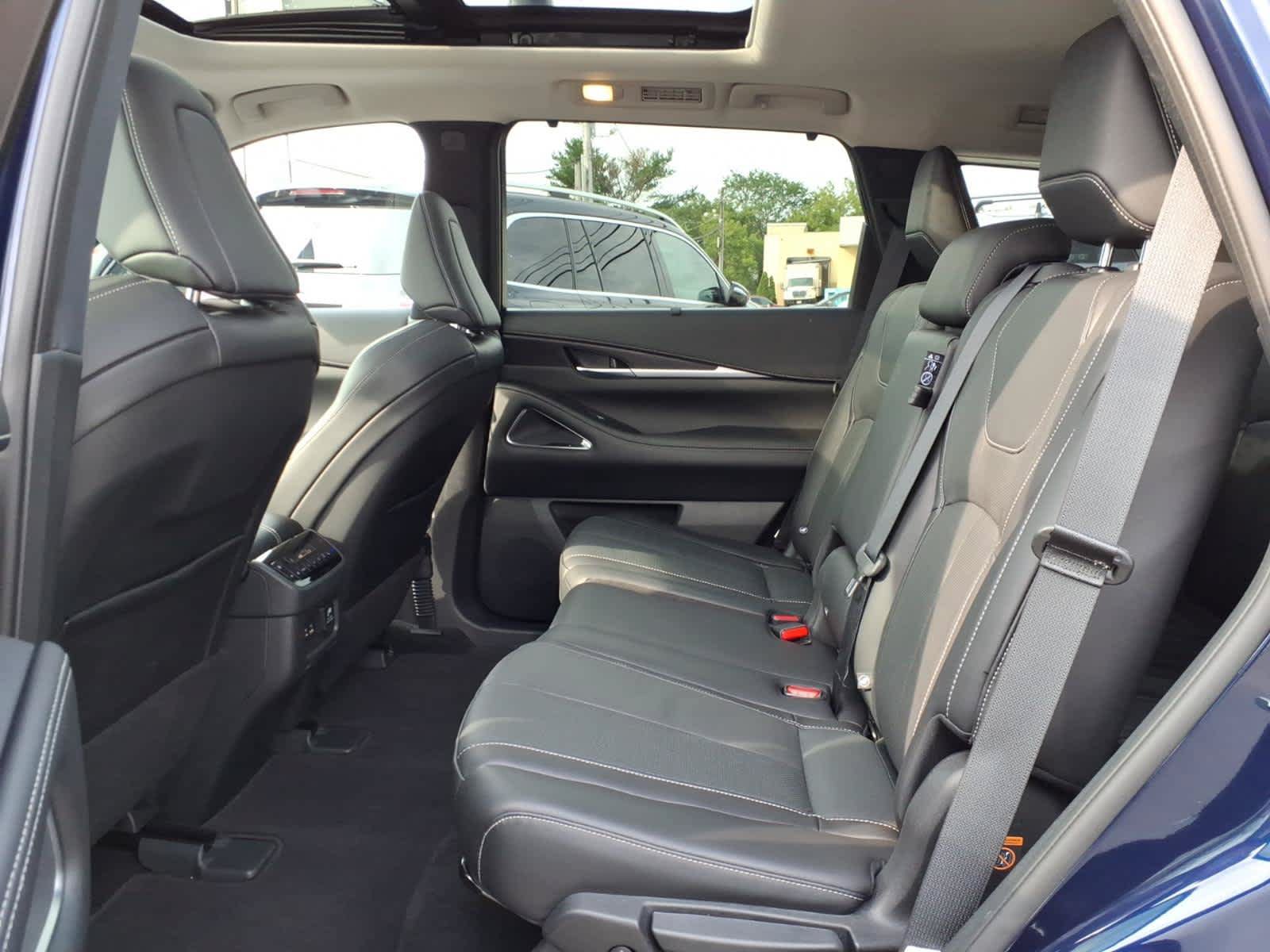 Used 2022 INFINITI QX60 Sensory w/ Vision Package AWD/4WD image 13