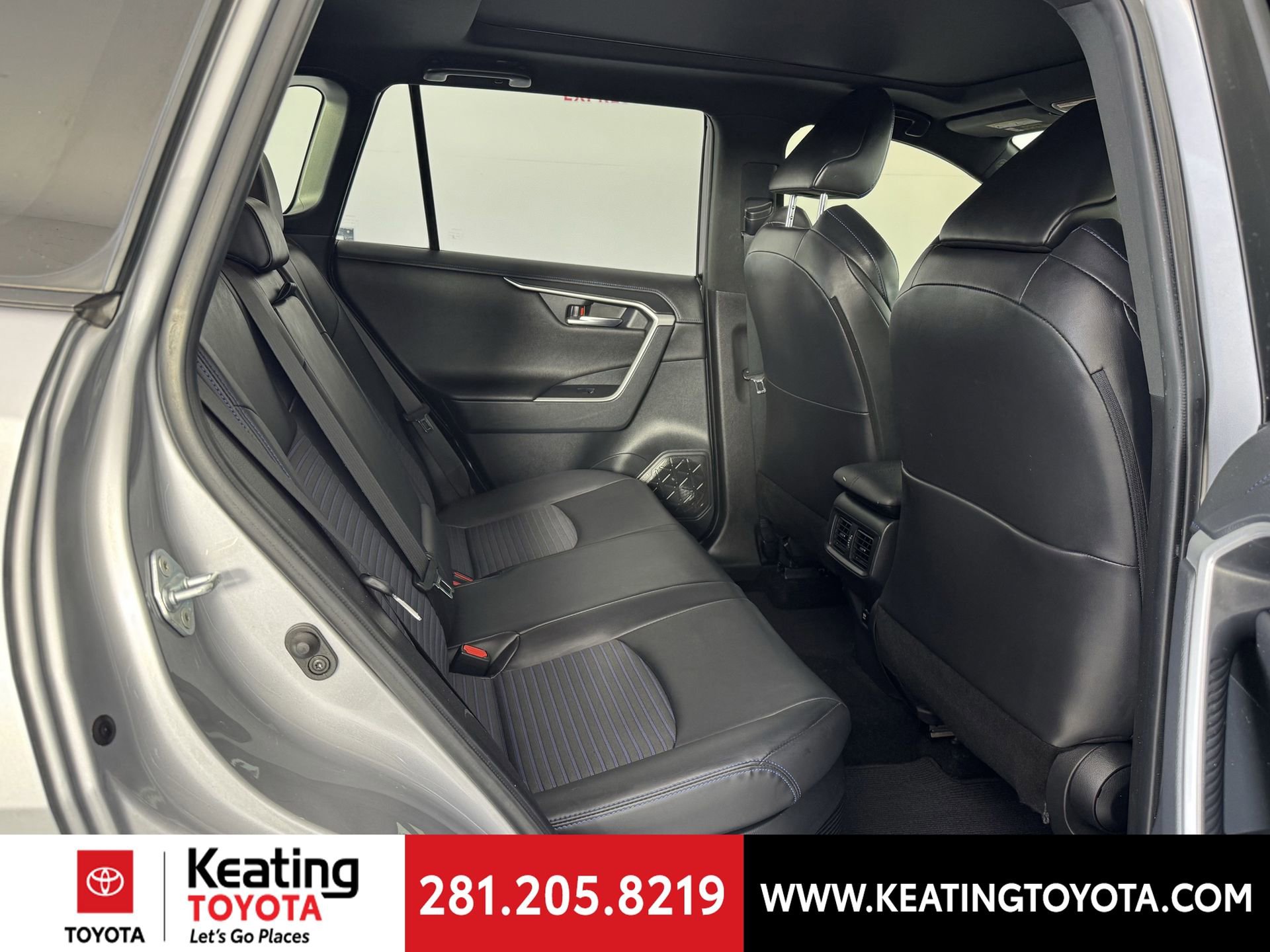 Used 2019 Toyota RAV4 XSE AWD/4WD image 18