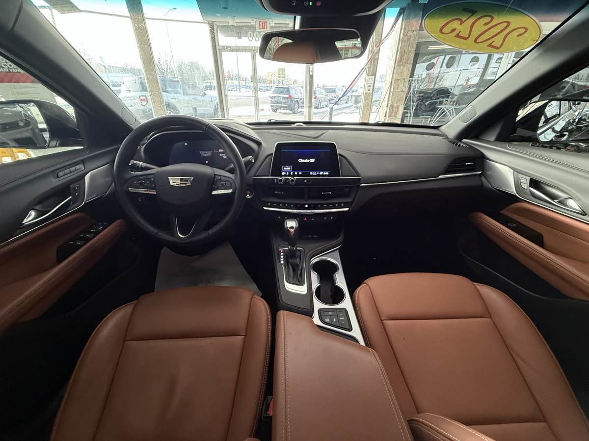Used 2025 Cadillac CT4 Premium Luxury image 40