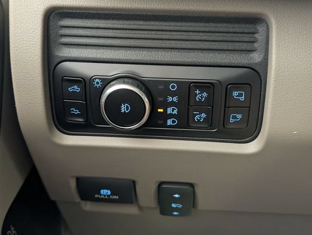 Used 2025 Ford F350 Platinum w/ Platinum Plus Package AWD/4WD image 15