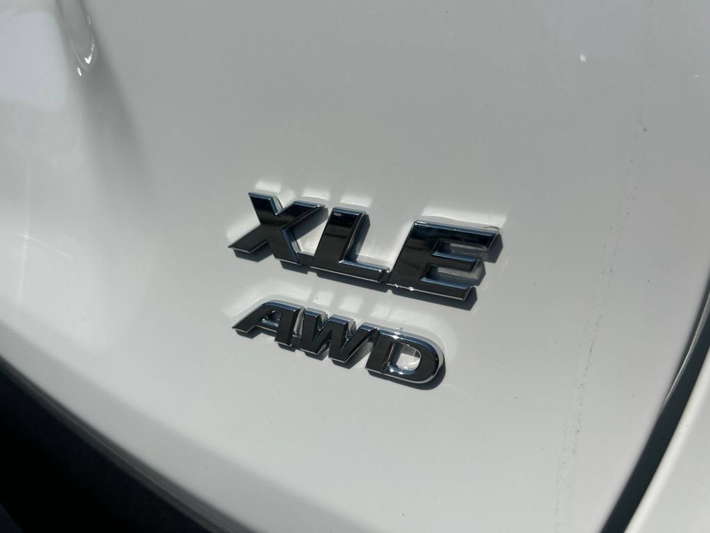 Used 2024 Toyota RAV4 XLE AWD/4WD image 4