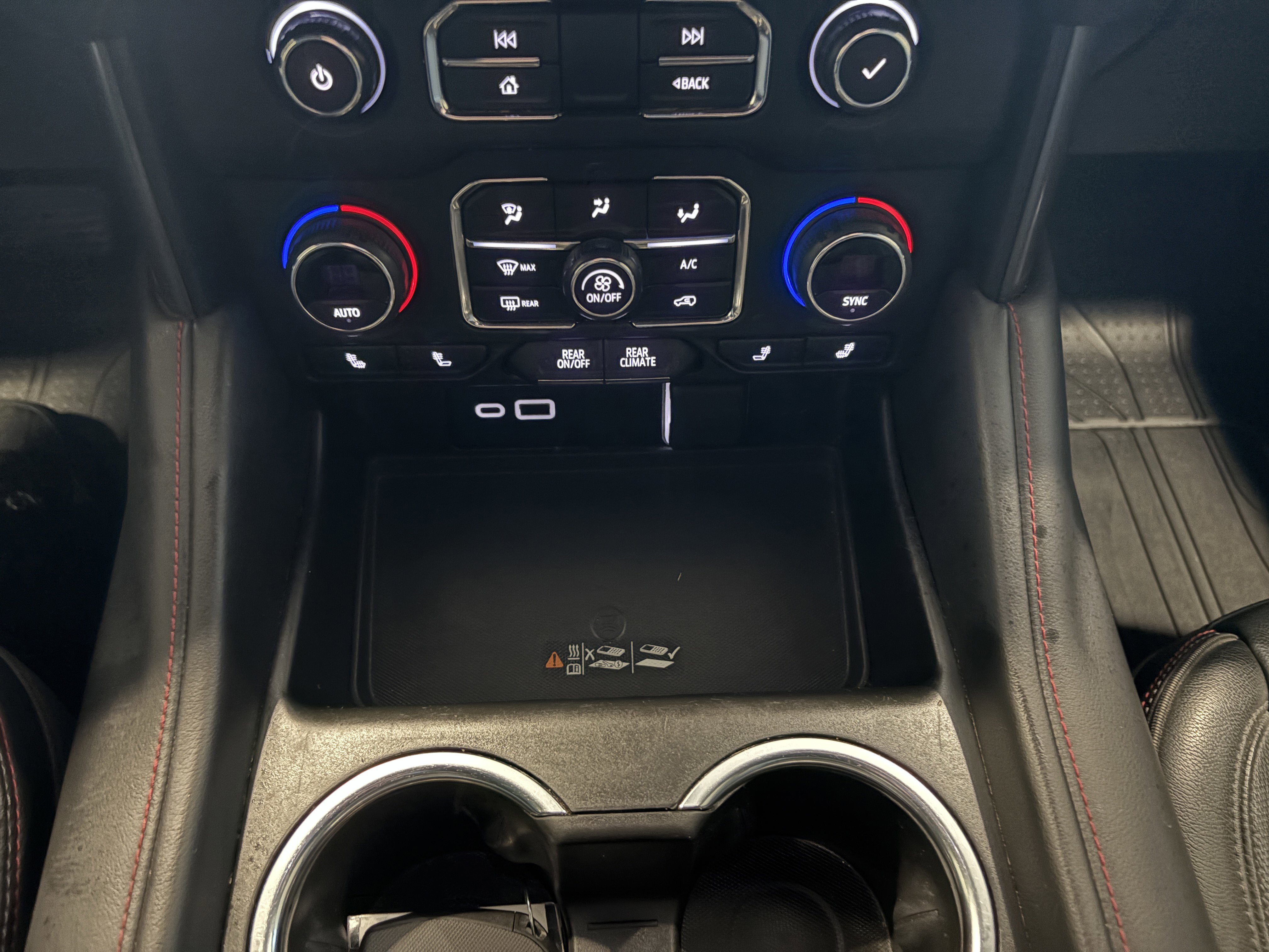 Used 2021 Chevrolet Suburban RST w/ Luxury Package image 19