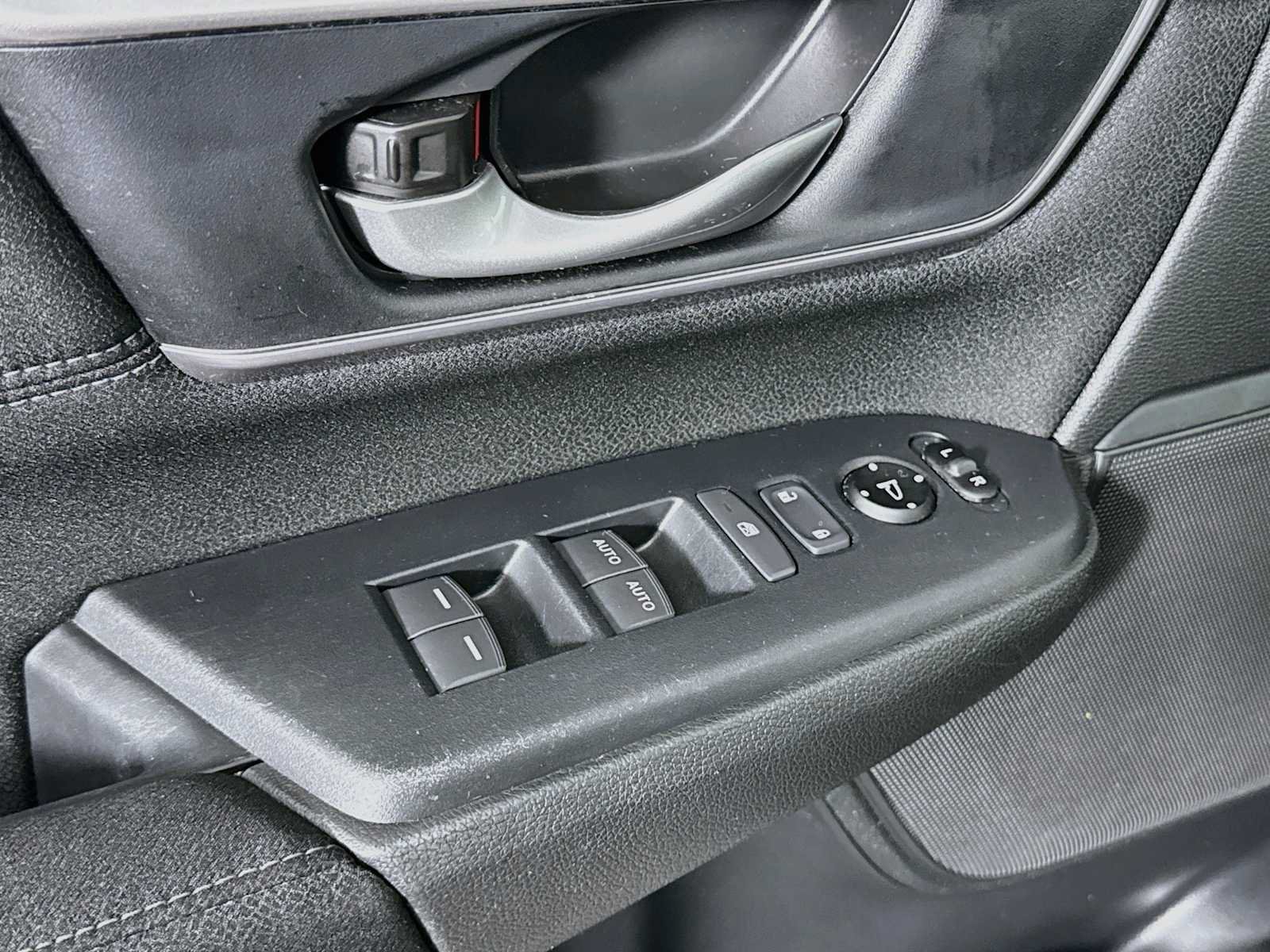 Used 2019 Honda CR-V EX image 12