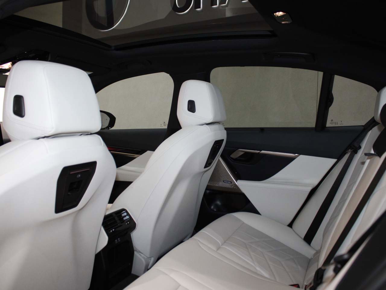 Certified 2024 BMW i5 eDrive40i w/ M Sport Package image 16