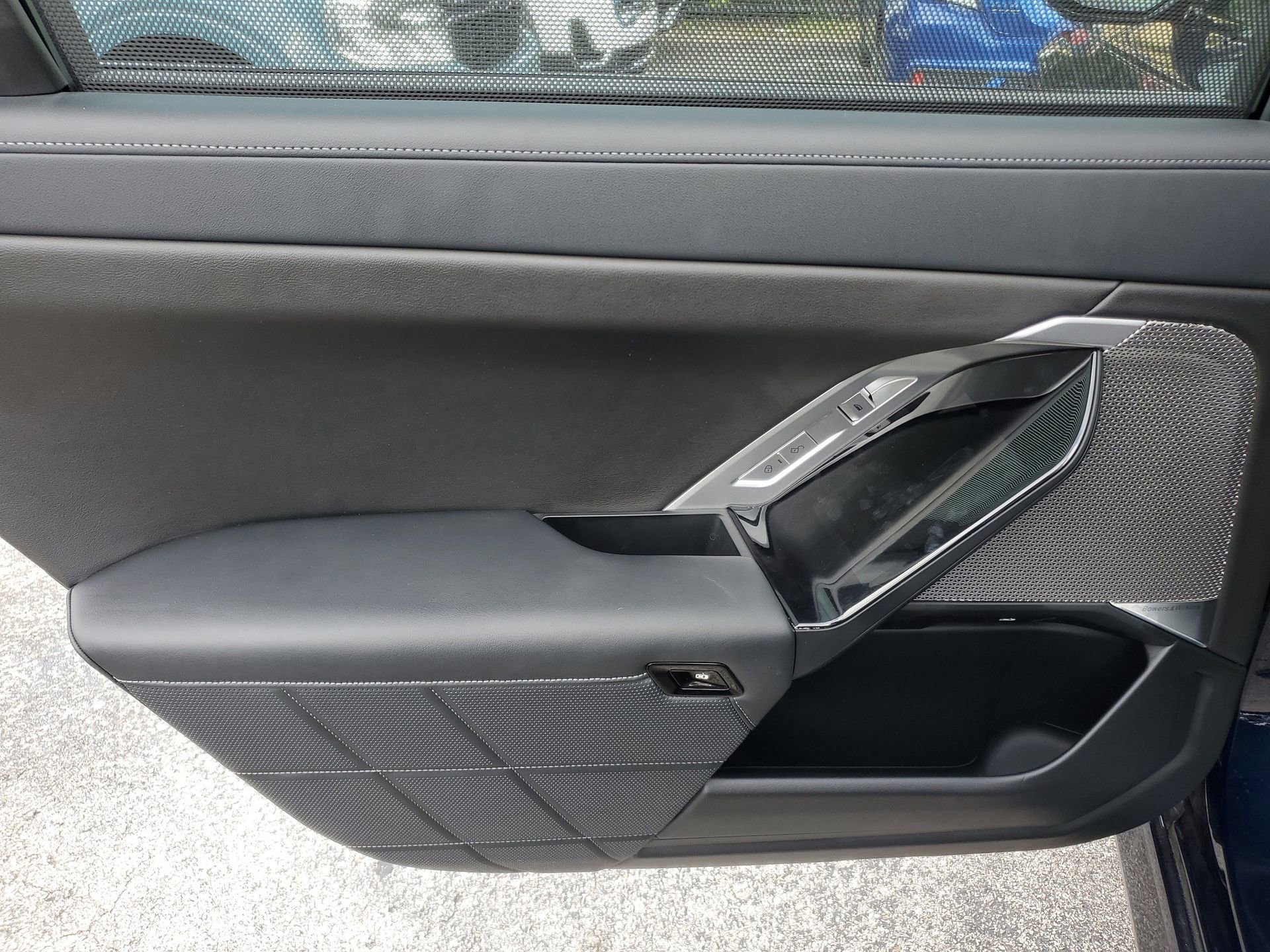 Used 2024 BMW 760i xDrive w/ Premium Package image 10