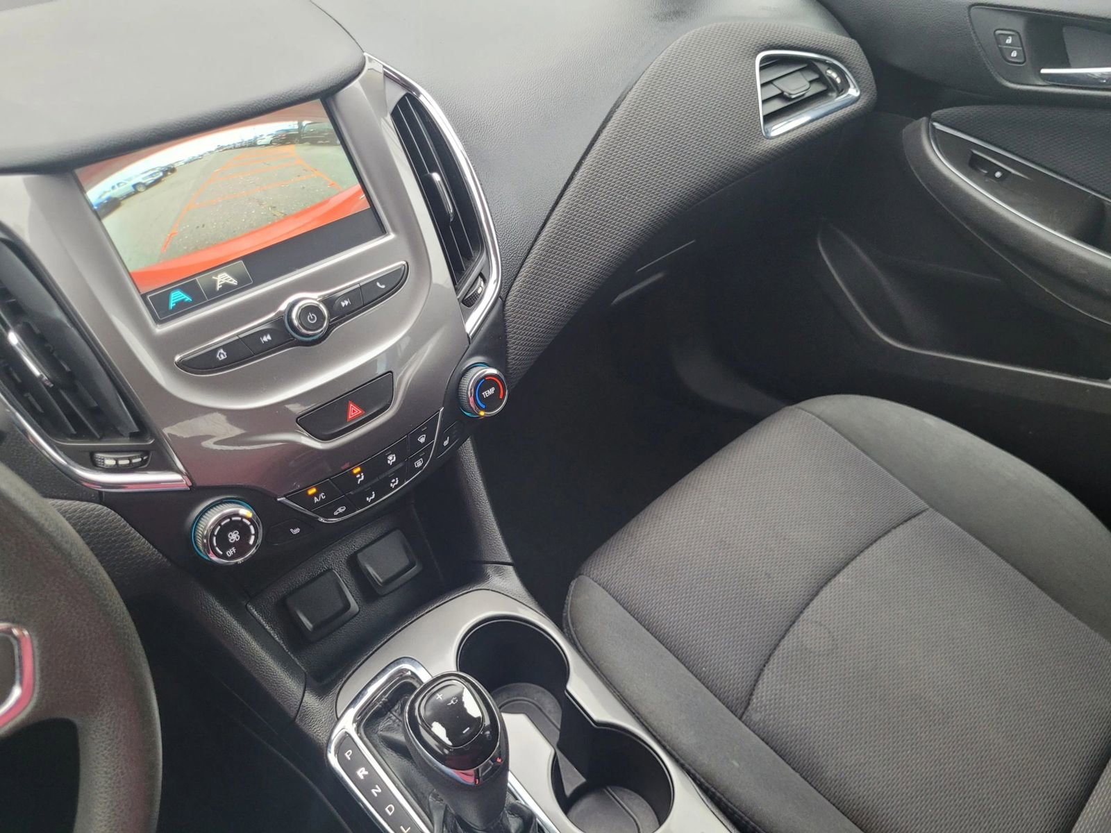 Used 2017 Chevrolet Cruze LT w/ Convenience Package image 12