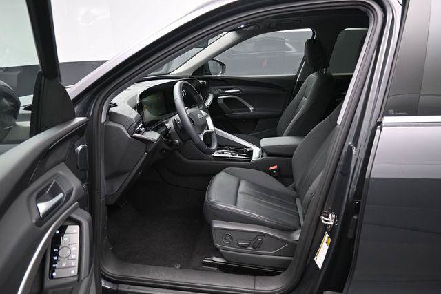 Used 2025 Audi Q5 Premium w/ Convenience Package AWD/4WD image 9