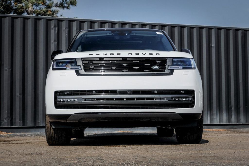 New 2025 Land Rover Range Rover SE image 5