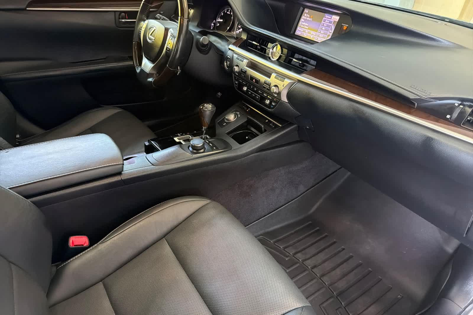 Used 2014 Lexus ES 350 w/ Premium Package FWD image 16