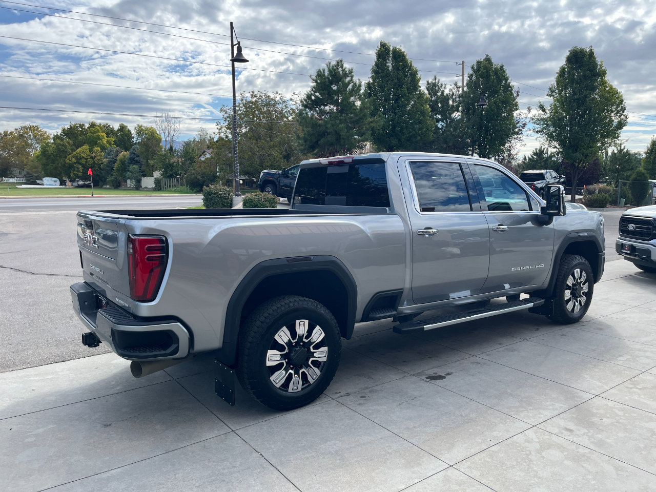 Used 2025 GMC Sierra 3500 Denali w/ Denali Reserve Package image 32