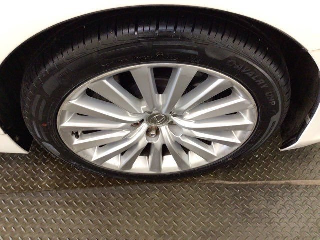 Used 2013 Lexus LS 460 w/ Comfort Pkg RWD image 25